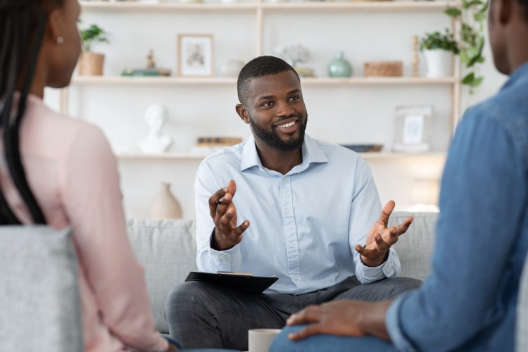 difference between a psychologist and a psychiatrist